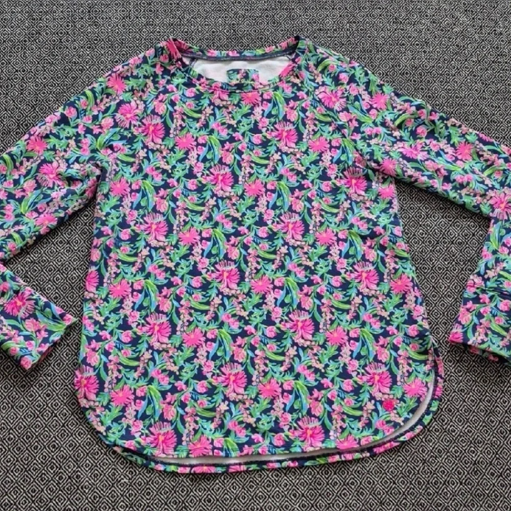 💕EUC Lilly Pulitzer Pink and Green Floral Long Sleeve Blythe Pullover - Picture 1 of 8